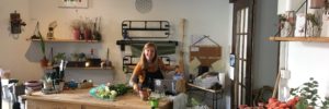 A l'Avenue William-Fraisse, l'artisane-fleuriste Maude Perret en sa boutique Florilège.