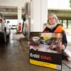 Un journaliste menotté et six activistes expulsés de Lucerne pour avoir tenu des pancartes « le pétrole tue » à côté d’une station essence 6a05cb5a4f98b